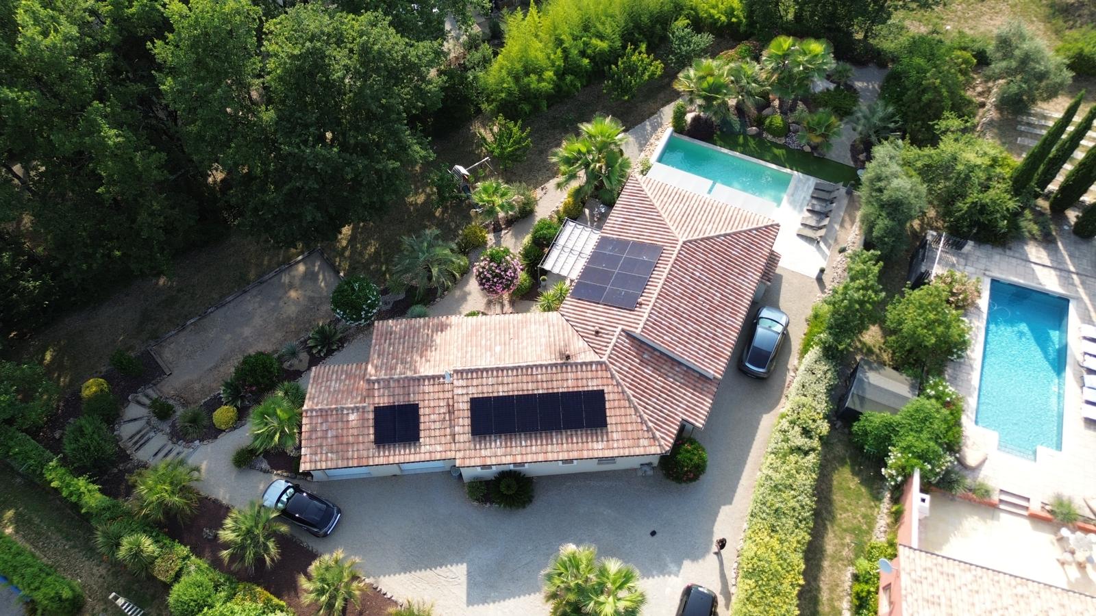 Villa avec piscine — Rhône-Alpes